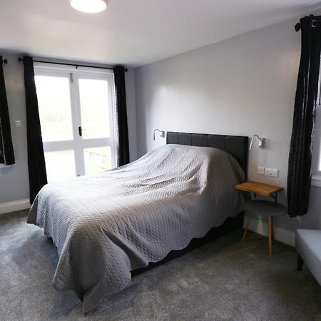 Number 33 Room Only Whitby Exterior photo